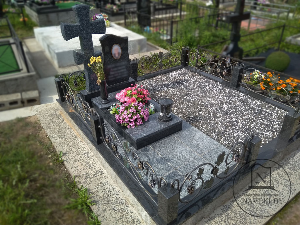 Благоустройство могилы Захарычи.